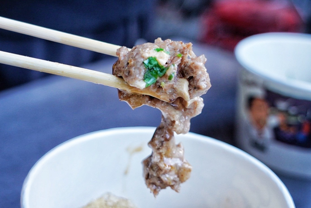正東山肉圓,台中美食,台中小吃,台灣小吃,酥皮肉圓,脆皮肉圓,肉圓,黑輪,肉羹麵,麻辣肉圓,麻醬麵,麻辣麵,
