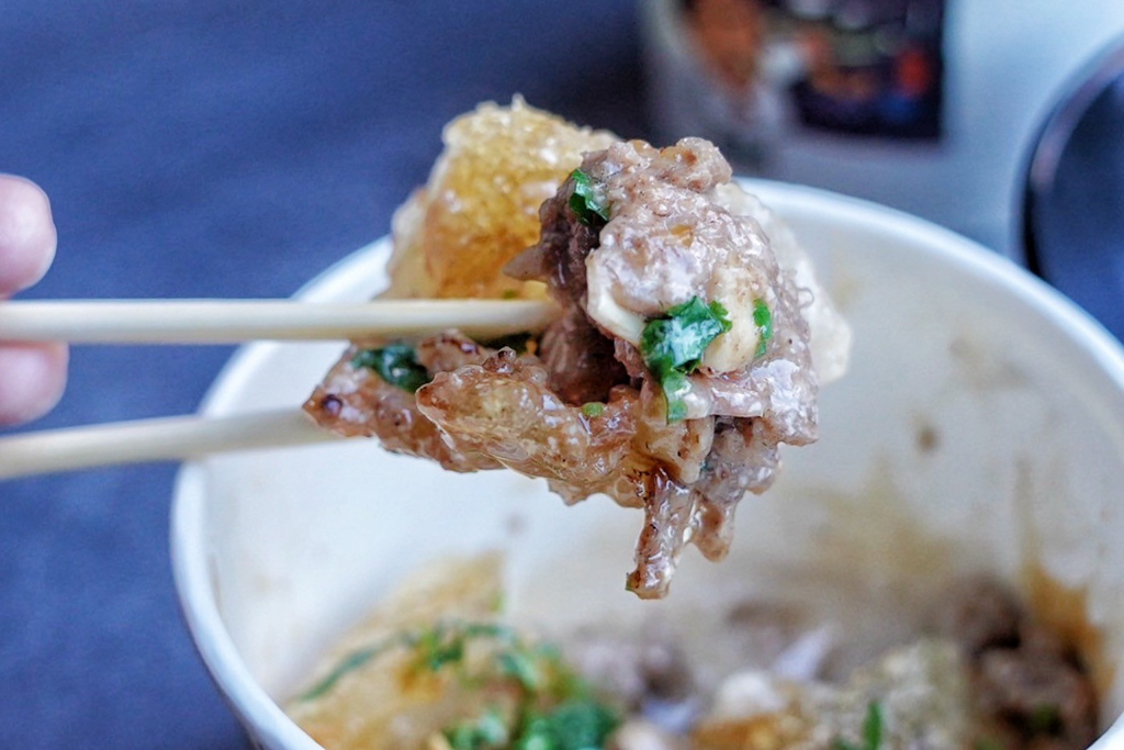 正東山肉圓,台中美食,台中小吃,台灣小吃,酥皮肉圓,脆皮肉圓,肉圓,黑輪,肉羹麵,麻辣肉圓,麻醬麵,麻辣麵,