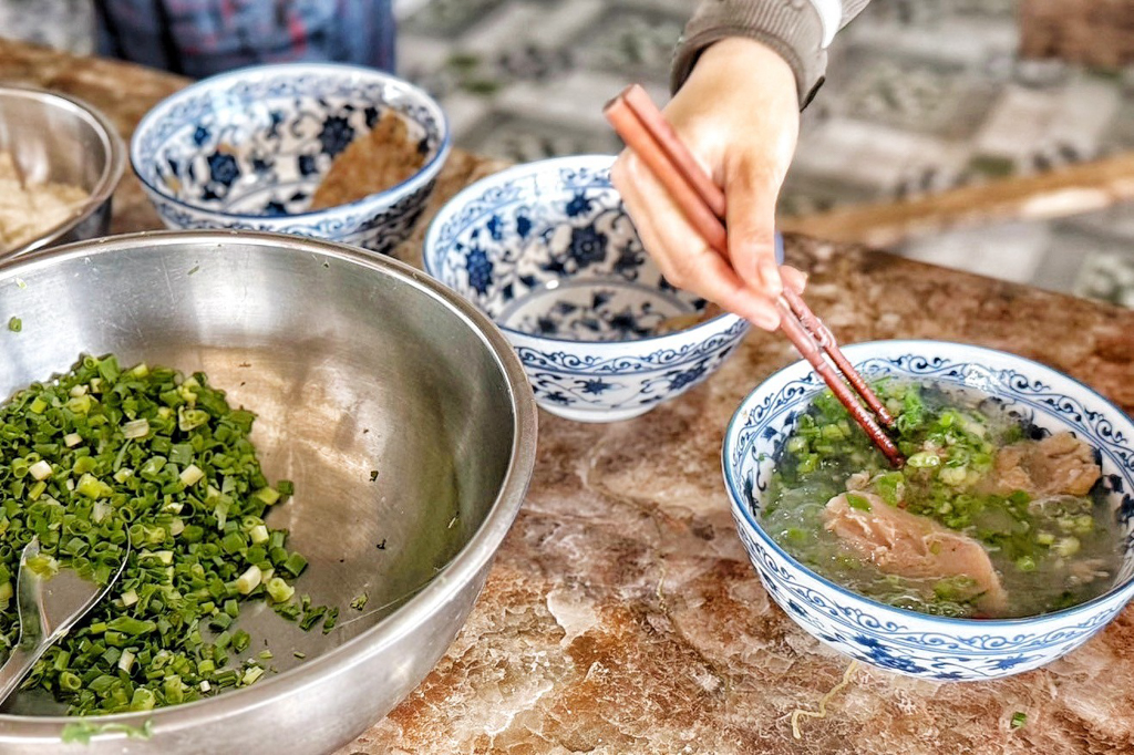 Bún quậy Kiến Xây ( hẻm làng chài ),越南米線,富國島美食,越南小吃,米線小吃,甘蔗汁,富國島小吃,Bún quậy Kiến Xây