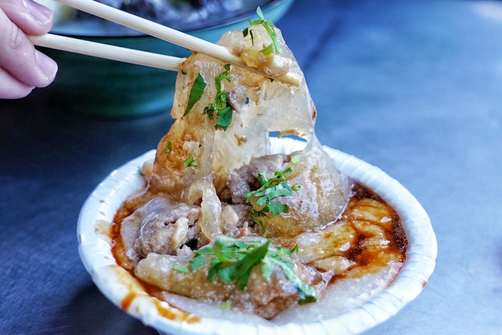 正東山肉圓,台中美食,台中小吃,台灣小吃,酥皮肉圓,脆皮肉圓,肉圓,黑輪,肉羹麵,麻辣肉圓,麻醬麵,麻辣麵,