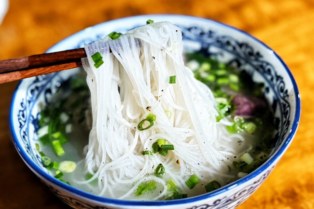 Bún quậy Kiến Xây ( hẻm làng chài ),越南米線,富國島美食,越南小吃,米線小吃,甘蔗汁,富國島小吃,Bún quậy Kiến Xây Bún quậy Kiến Xây ( hẻm làng chài ),越南米線,富國島美食,越南小吃,米線小吃,甘蔗汁,富國島小吃,Bún quậy Kiến Xây