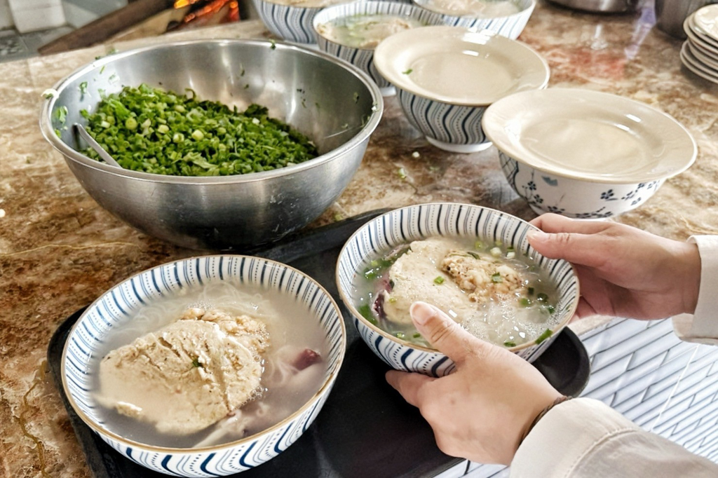 Bún quậy Kiến Xây ( hẻm làng chài ),越南米線,富國島美食,越南小吃,米線小吃,甘蔗汁,富國島小吃,Bún quậy Kiến Xây