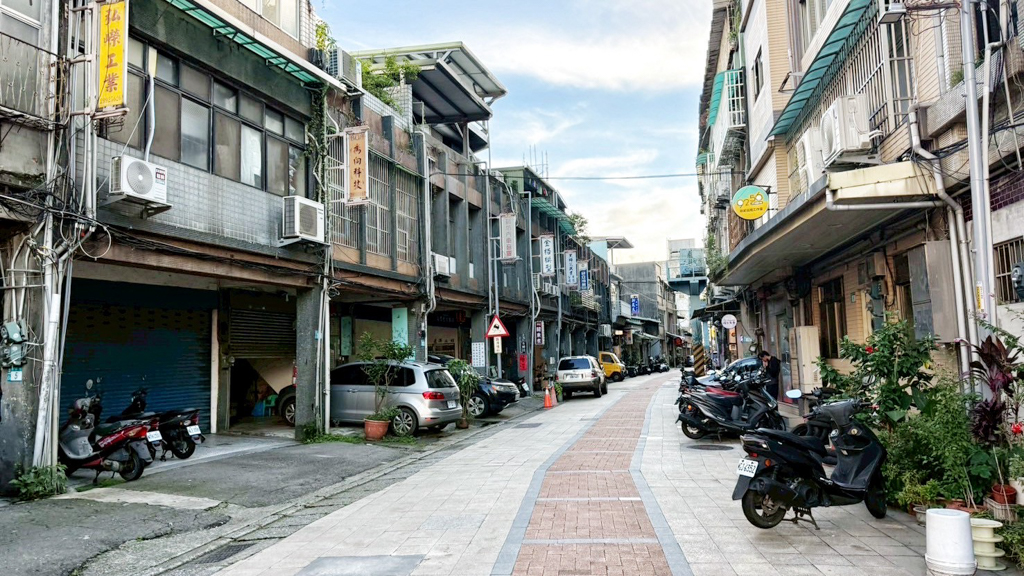 阿瑞官粿店,新莊美食,新莊小吃,台灣小吃,百年老字號,芋粿巧,草仔粿,南瓜粿,彌月油飯,碗粿,芋粿,草仔粿,伴手禮,新莊伴手禮