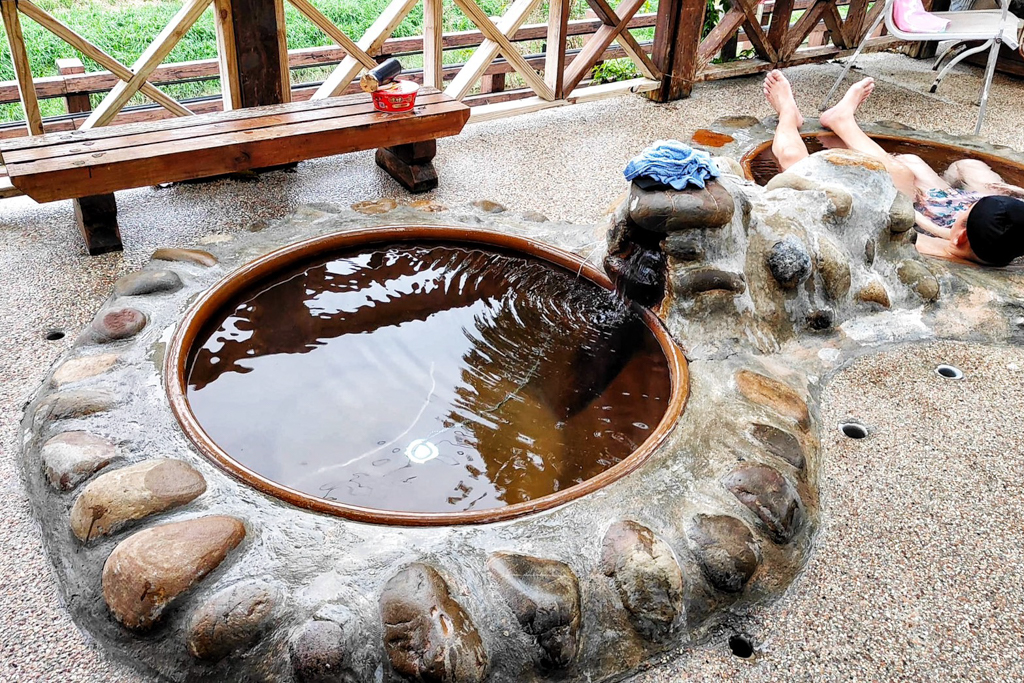 苗栗大湖溫泉,石湯溫泉,泡湯,湯屋,石湯溫泉,苗栗泡湯,湯池,大眾池,大湖泡湯,SPA泡湯