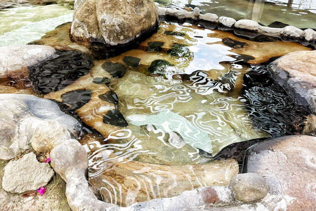 石湯溫泉