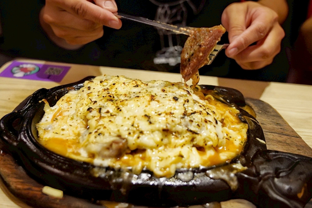 大眾牛排,吃到飽,夜市牛排,牛排,起司牛排,雞排,夜市美食,博愛夜市,樹林美食,新北美食,