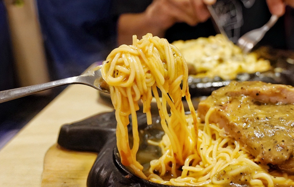 大眾牛排,吃到飽,夜市牛排,牛排,起司牛排,雞排,夜市美食,博愛夜市,樹林美食,新北美食,
