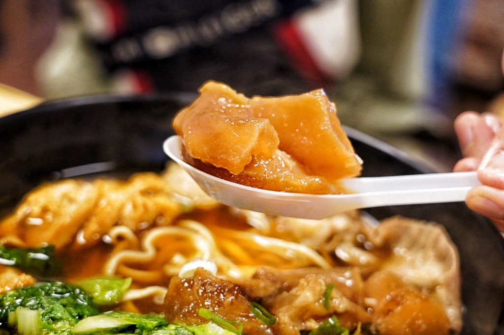 低調十三香專業牛肉麵