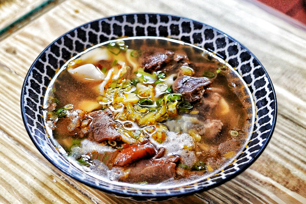 老眷村川味牛肉麵