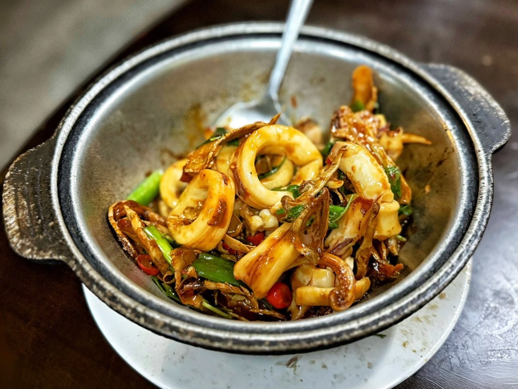 三民平價海鮮,桃園熱炒,桃園美食,桃園聚餐,聚餐,平價熱炒,炒麵,炒飯,三杯中卷,炒螃蟹,台灣小吃,