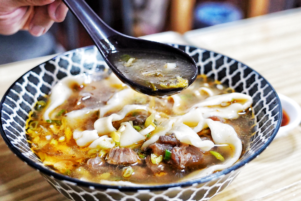 老眷村川味牛肉麵