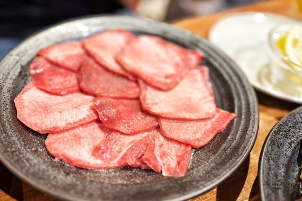 燒肉力丸心齋橋店,日本美食,大阪燒肉,日本燒肉,厚切牛肉,心齋橋美食,鹽味舌,招牌牛排,招牌拼盤,