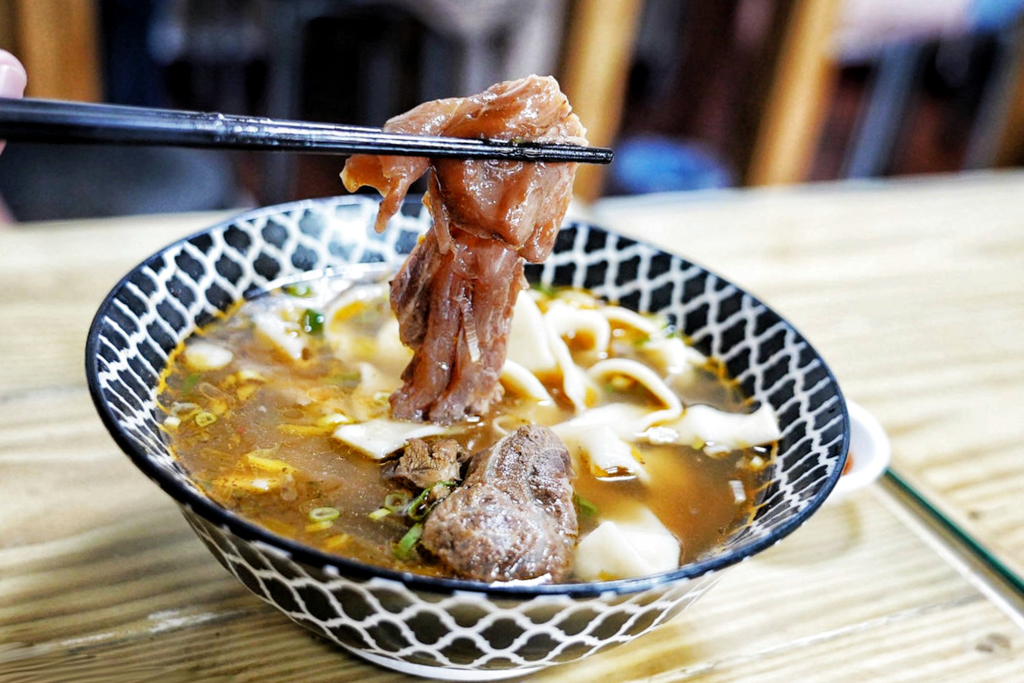 老眷村川味牛肉麵