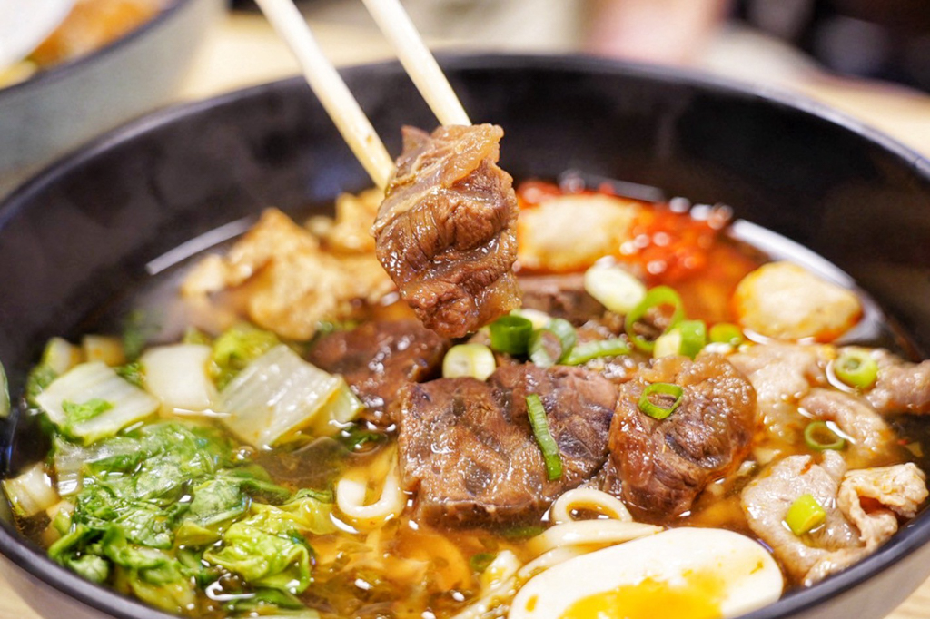 低調十三香專業牛肉麵