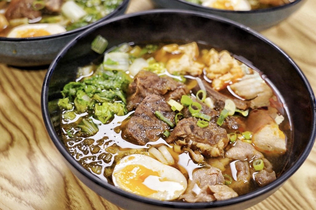 低調十三香專業牛肉麵