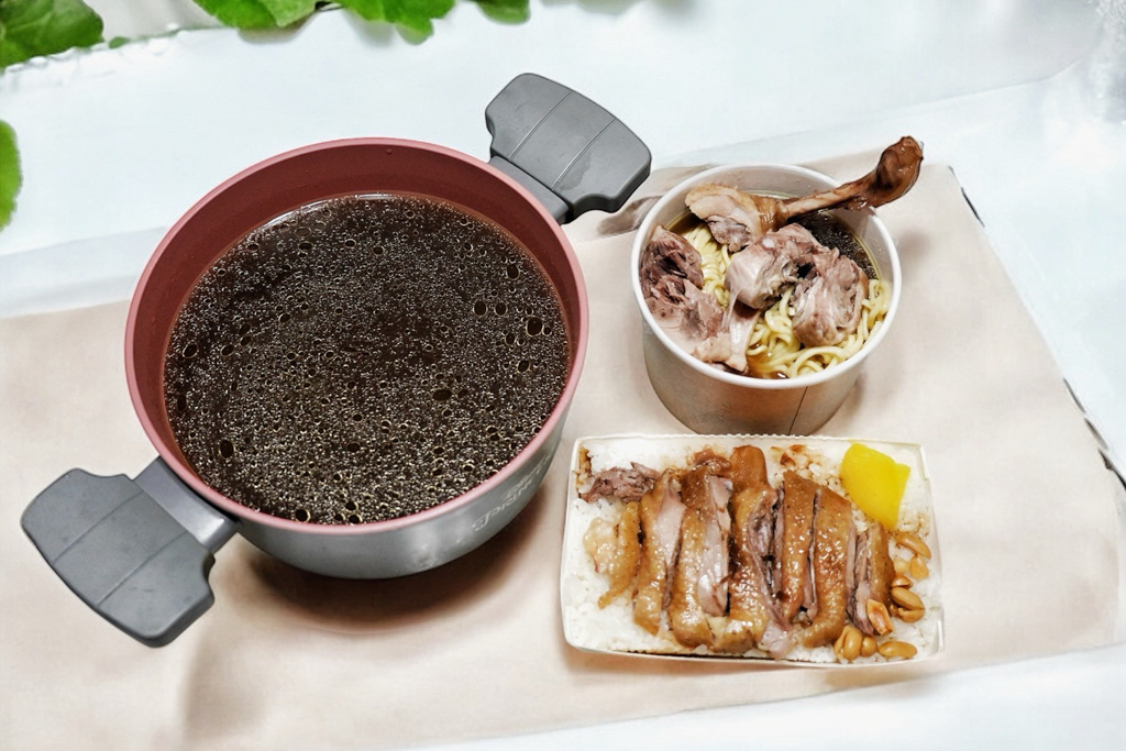 桃園美食,美食,八德美食,八德當歸鴨,名家當歸鴨,銅板美食,台灣小吃,當歸鴨,鴨肉飯,當歸湯,鴨腿控必吃,冬天進補,當歸補氣,巷仔內美食,人氣小吃,在地人推薦 ,美食收藏,食補首選,溫補不燥熱,小吃推薦,鴨肉飯,當歸鴨丸湯,當歸鴨肉麵線,鴨腿飯,燙高麗菜