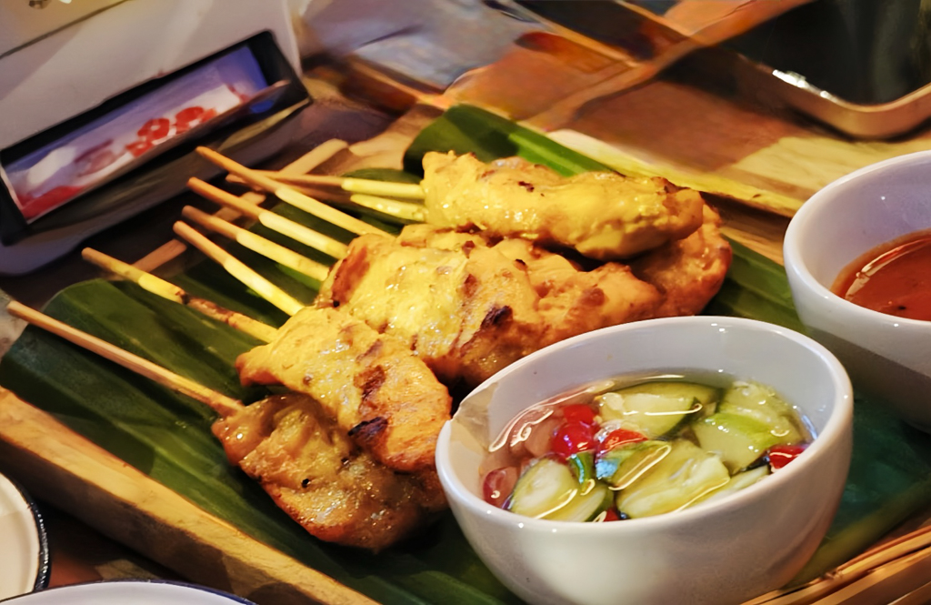 泰北咖哩麵Kao Soy Nimman,烤山尼曼 泰北咖哩麵,泰北咖哩麵,泰國美食,泰國清邁小吃,清邁美食,清邁泰北咖哩麵,軟殼蟹咖哩麵,海鮮咖哩麵,炸物,菊花茶,