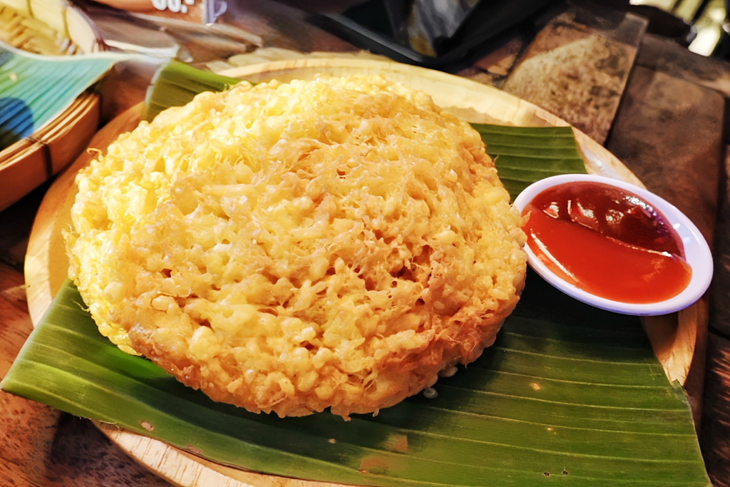 泰北咖哩麵Kao Soy Nimman,烤山尼曼 泰北咖哩麵,泰北咖哩麵,泰國美食,泰國清邁小吃,清邁美食,清邁泰北咖哩麵,軟殼蟹咖哩麵,海鮮咖哩麵,炸物,菊花茶,