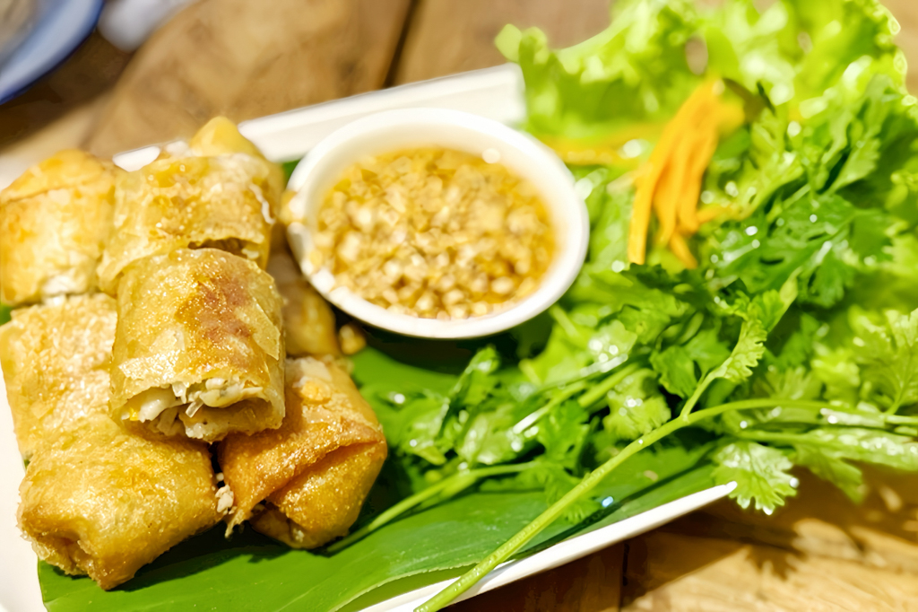 泰北咖哩麵Kao Soy Nimman,烤山尼曼 泰北咖哩麵,泰北咖哩麵,泰國美食,泰國清邁小吃,清邁美食,清邁泰北咖哩麵,軟殼蟹咖哩麵,海鮮咖哩麵,炸物,菊花茶,