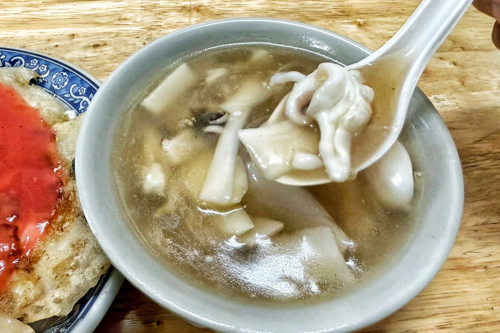 蚵仔煎生炒花枝焿,嘉義順,桃園夜市,桃園老字號,蚵仔煎,生炒花枝焿,桃園觀光夜市,桃園蚵仔煎,台灣小吃,桃園生炒花枝羹