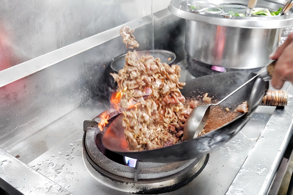 六小福林記炒羊肉