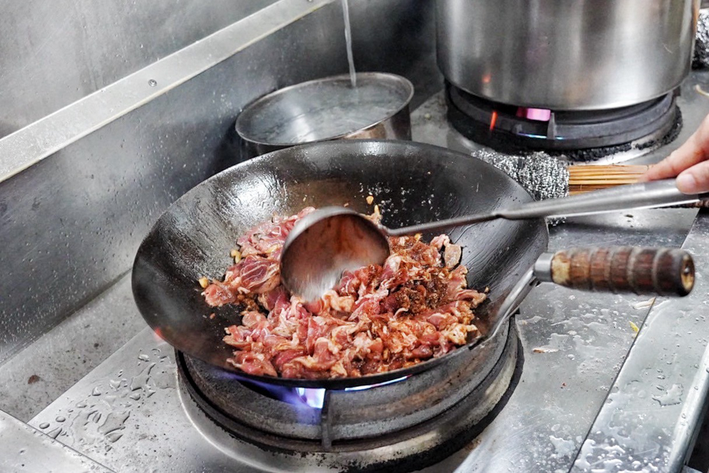 六小福林記炒羊肉