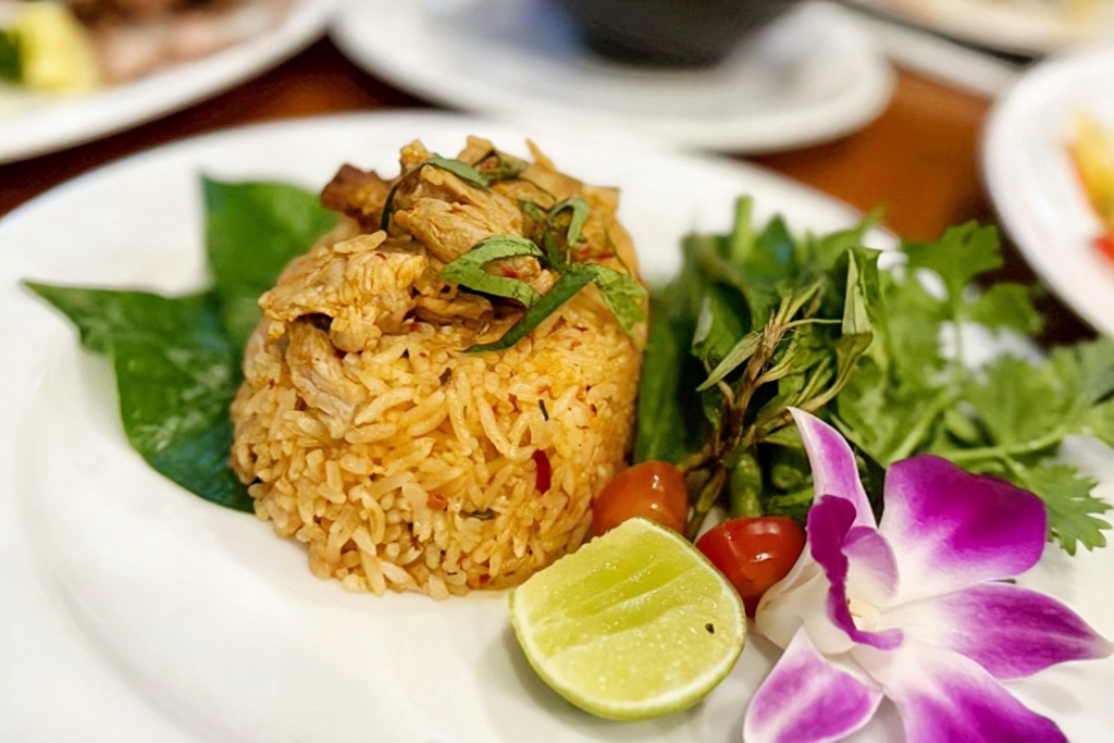 Chom Cafe and Restaurant