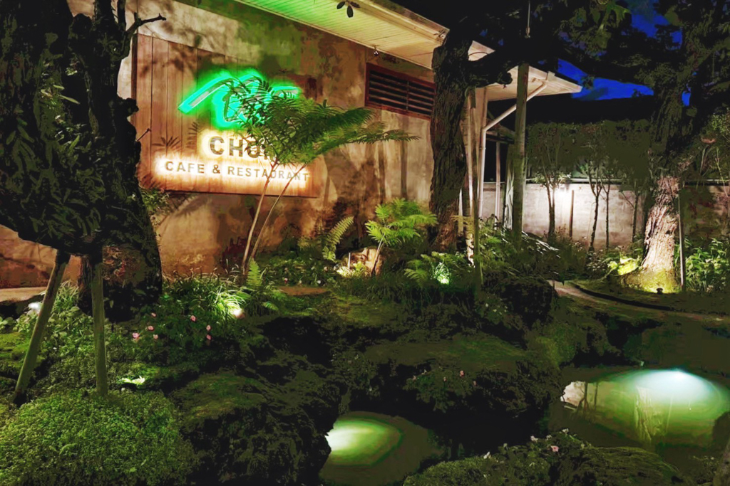 Chom Cafe and Restaurant