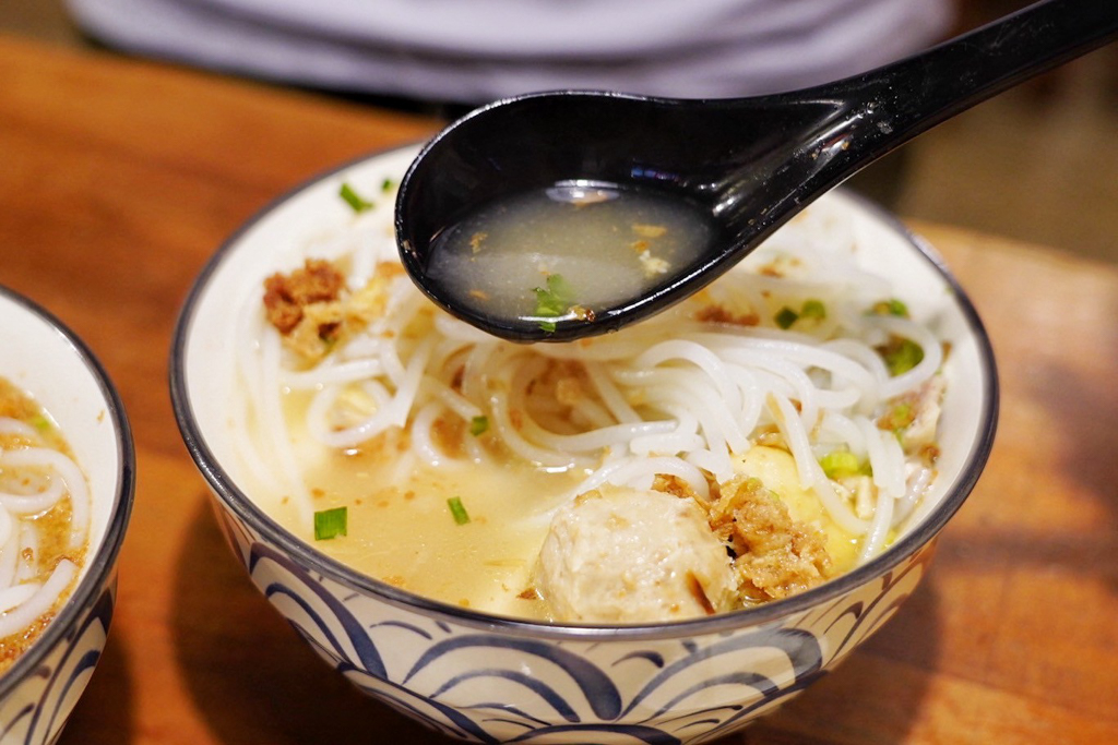 彭富貴雞湯米粉