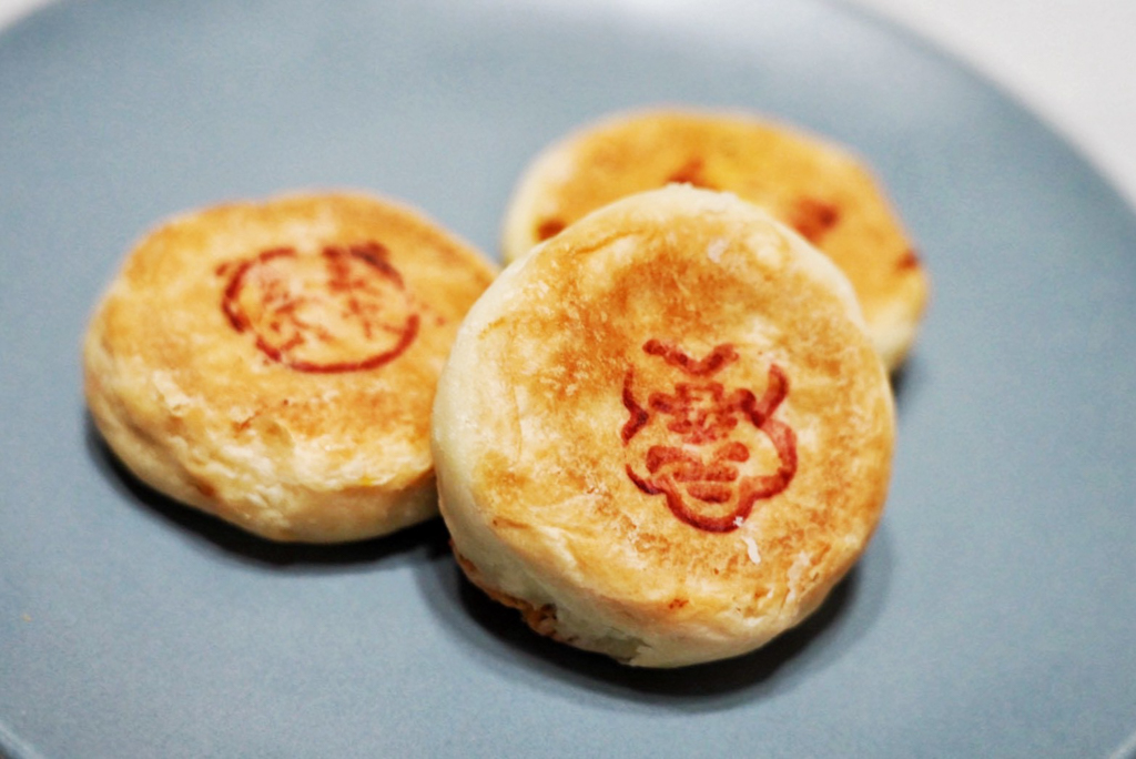 長房老元香牛舌餅