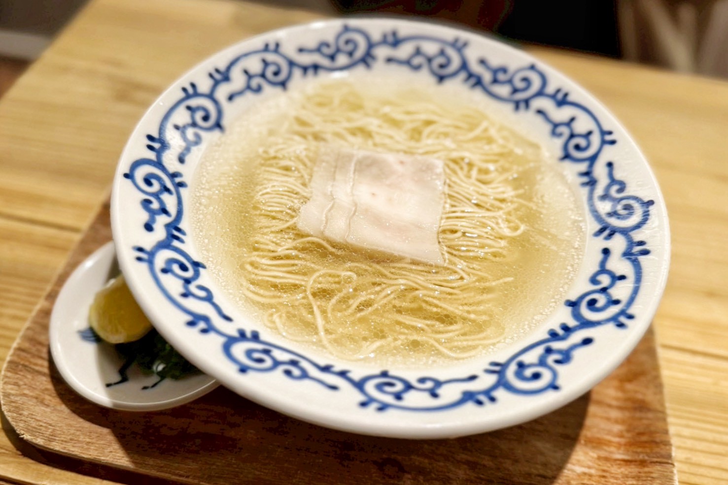 豚そば 月や