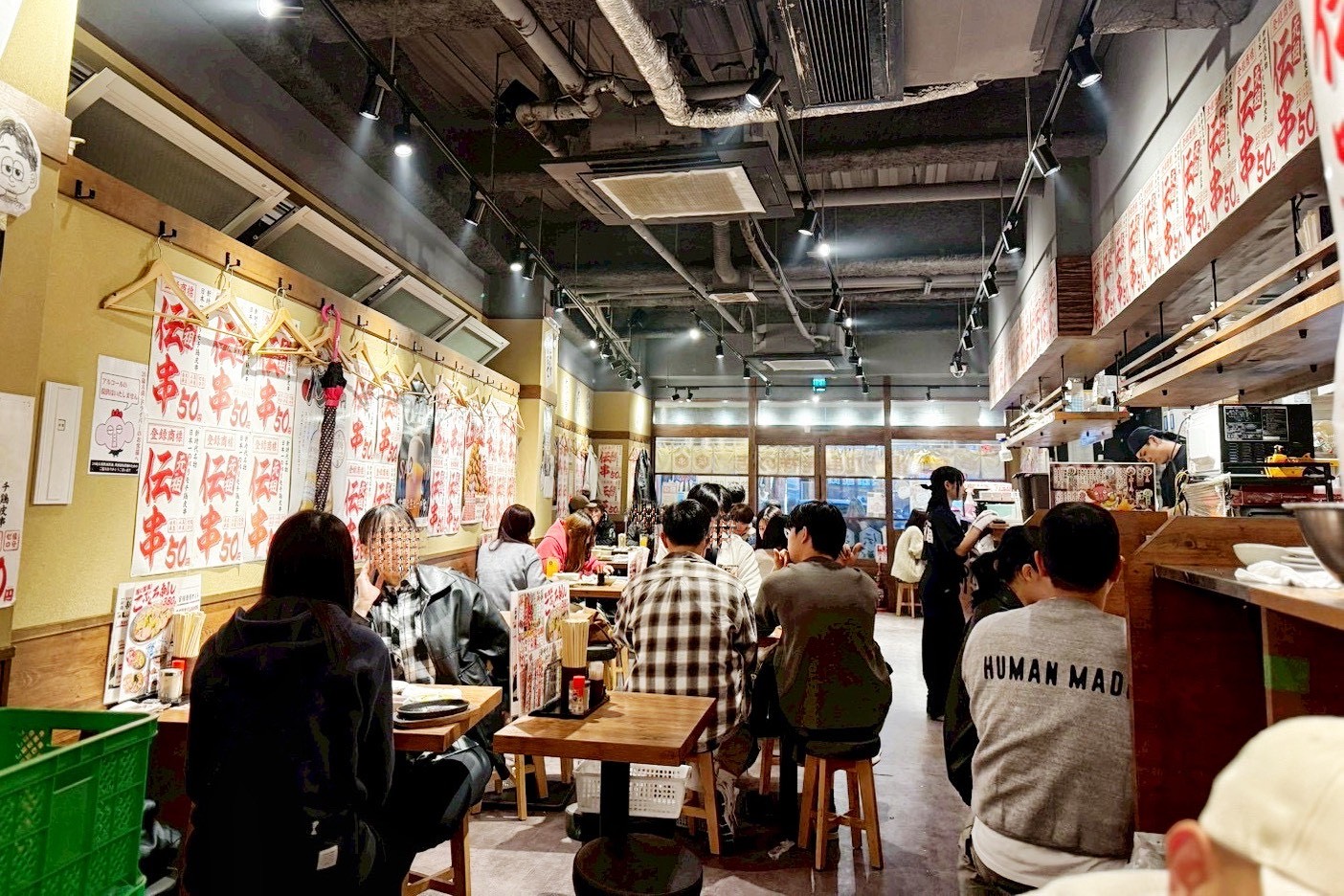 新時代福岡天神店,福岡小吃,福岡美食,福岡串燒,福岡居酒屋,金字塔雞皮串,拉麵,宵夜,天神宵夜,居酒屋,串燒店,天神串燒,味噌豬肉串,鐵板杏鮑菇 新時代福岡天神店,福岡小吃,福岡美食,福岡串燒,福岡居酒屋,金字塔雞皮串,拉麵,宵夜,天神宵夜,居酒屋,串燒店,天神串燒,味噌豬肉串,鐵板杏鮑菇