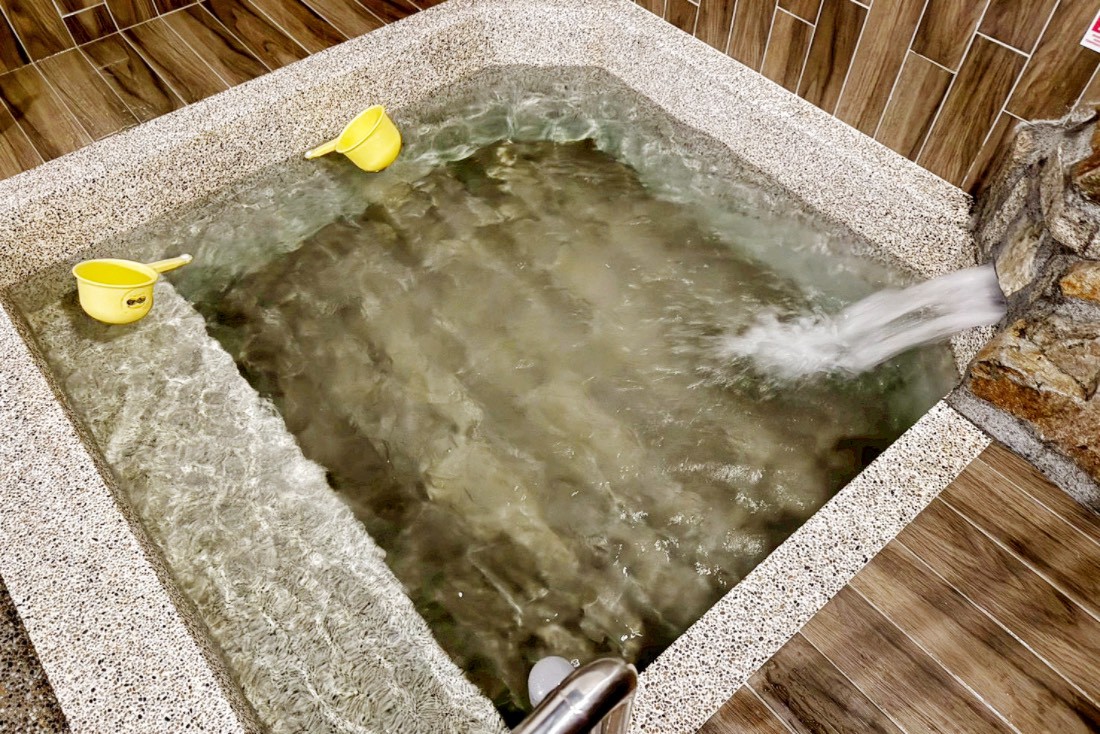 綠水溫泉