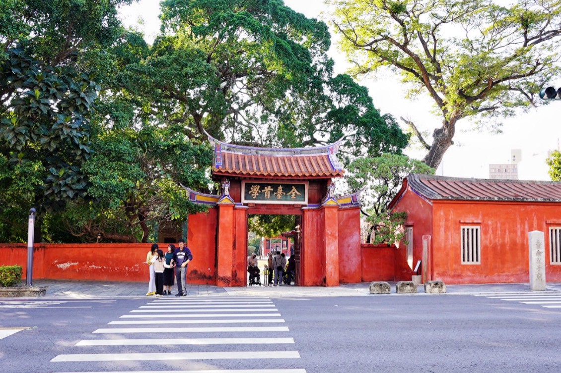 孔子廟石獅下鮮果冰城