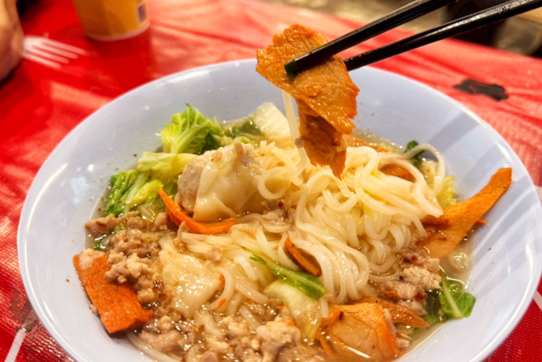 阿德泰式叉燒麵