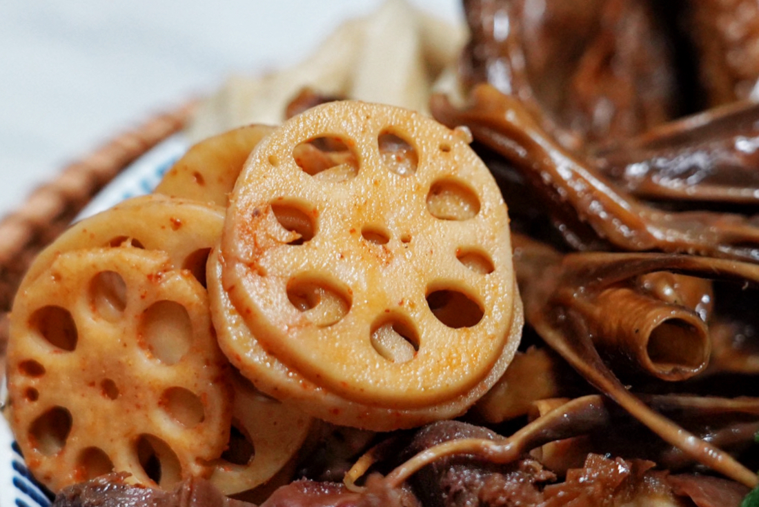 追蕾醬香黑鴨滷味