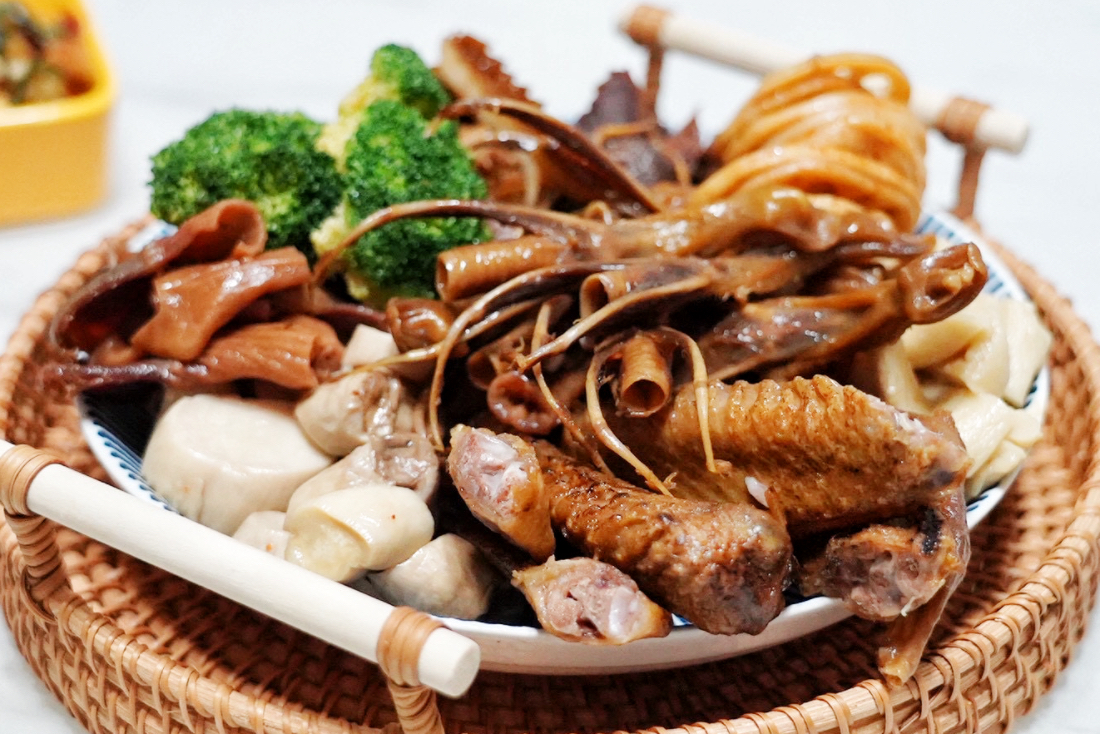追蕾醬香黑鴨滷味