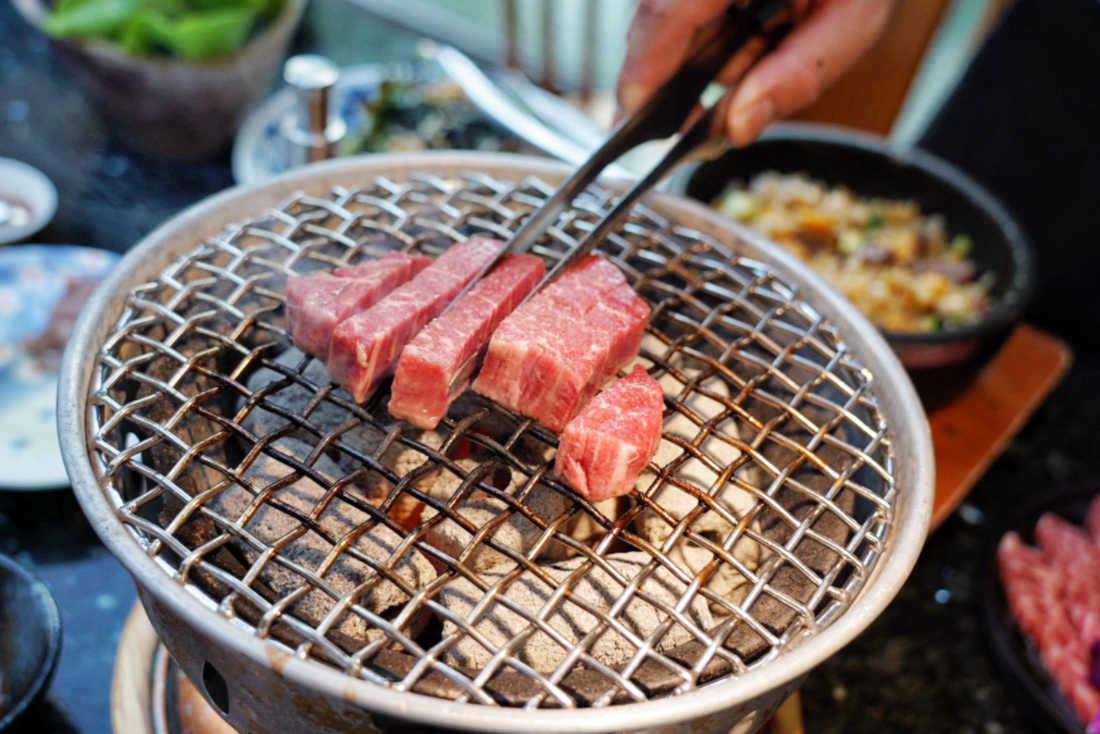 月見里山 炭火燒肉
