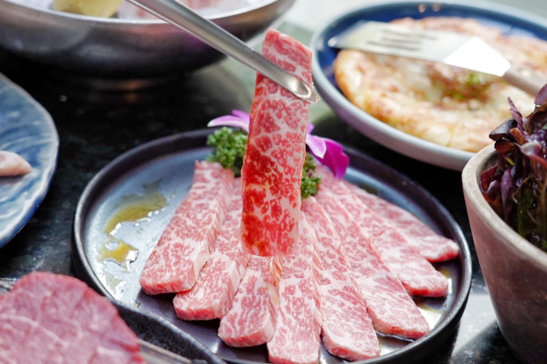月見里山 炭火燒肉