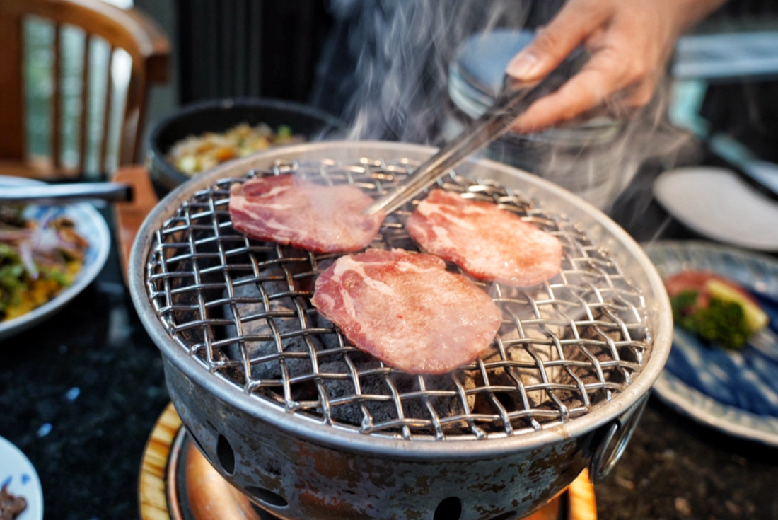 月見里山 炭火燒肉