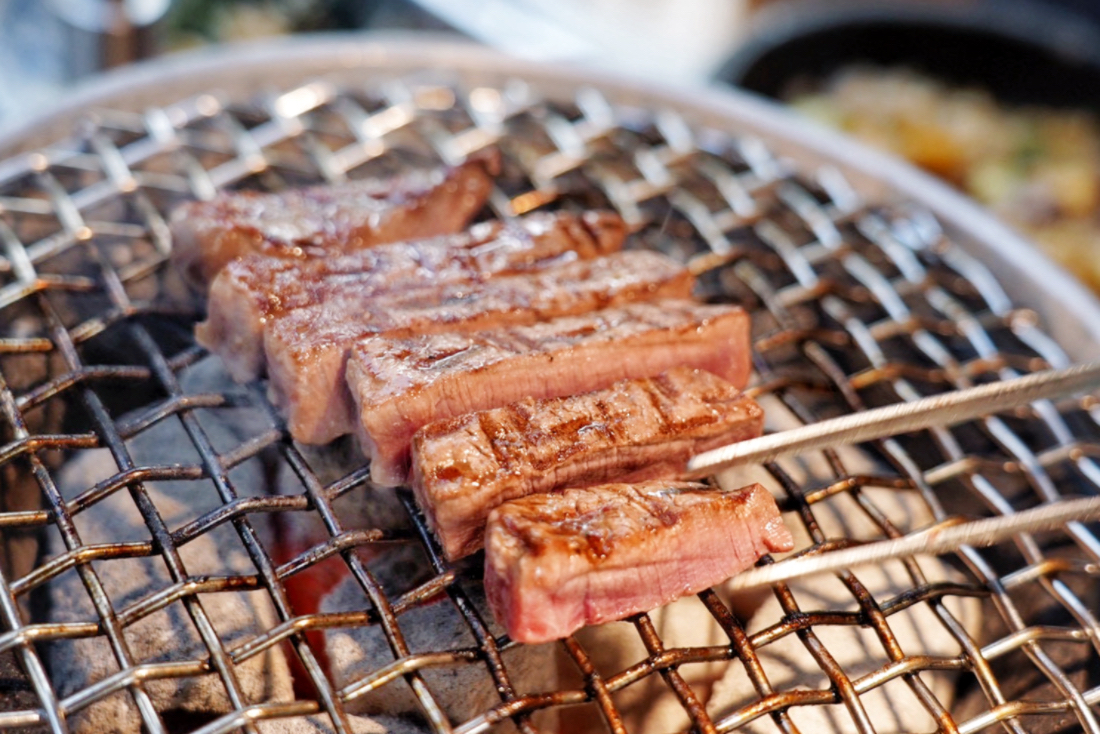 月見里山 炭火燒肉