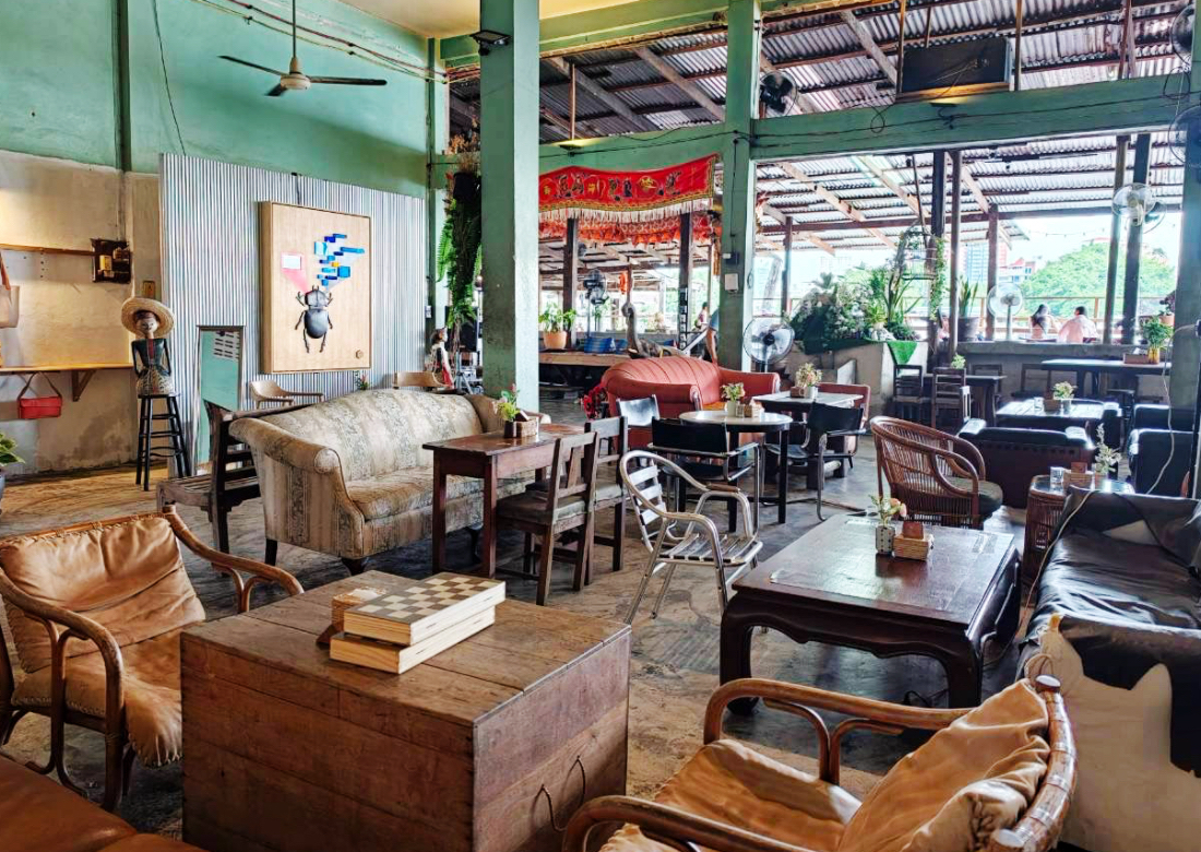 Baan Rim Naam Songwat 
