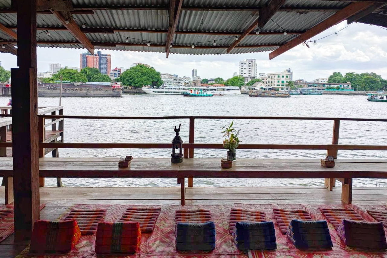 Baan Rim Naam Songwat 